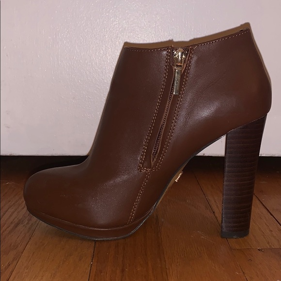 Platform ankle booties - Picture 3 of 6